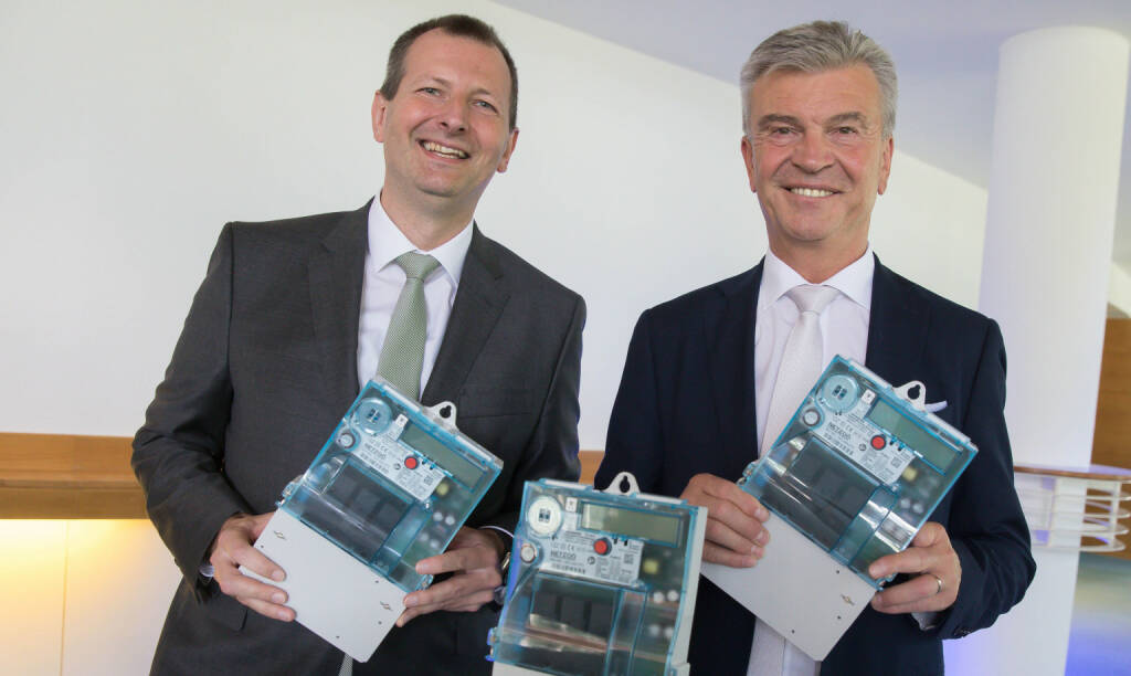 Energie AG Oberösterreich: Energie AG Oberösterreich hat mehr als 500.000 intelligente Stromzähler in Betrieb; echnik-Vorstand Stefan Stallinger (l.) und Generaldirektor Werner Steinecker freuen sich über mehr als eine halbe Million smart meter in Oberösterreich. Fotocredit:APA / Energie AG, © Aussendung (26.06.2018) 