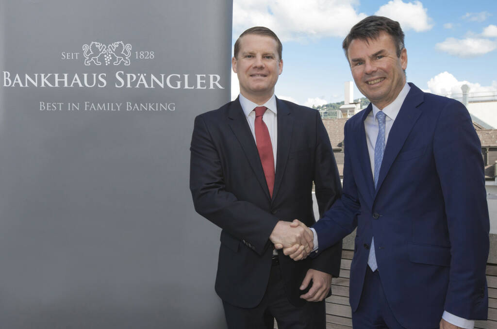 Das Bankhaus Spängler lud in Linz zu einem Investoren-Frühstück: Stefan Schönauer, Finanzvorstand der Immofinanz AG (l.), und Johann Penzenstadler vom Bankhaus Spängler in Linz. Bildquelle: Bankhaus Spängler (02.07.2018) 