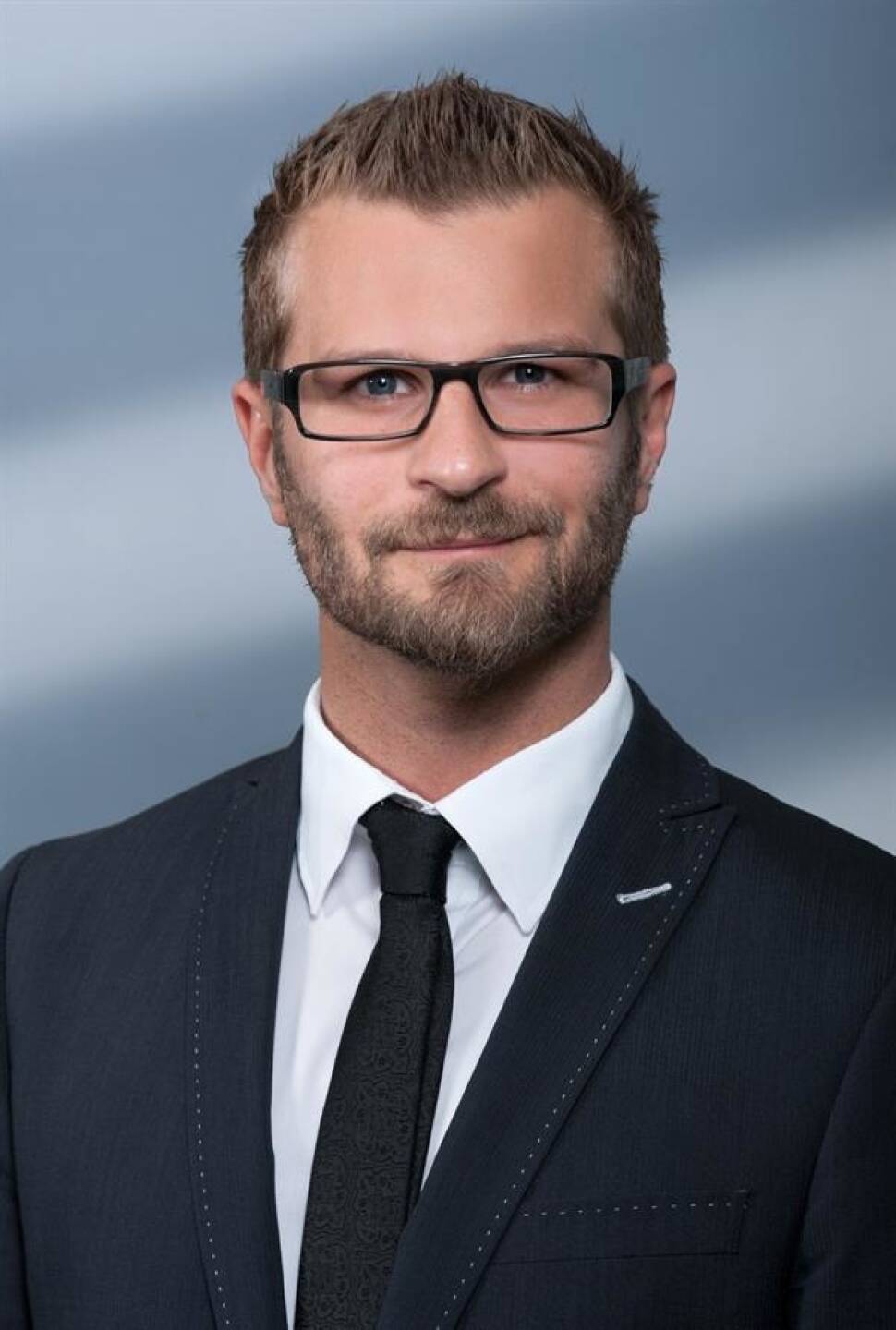 Benjamin Weißmann wurde in die Partnerschaft von EY Österreich aufgenommen. Der gebürtige Wiener ist Leiter des Bereichs Cyberforensik bei EY Österreich. Benjamin Weißmann ist bereits über zehn Jahre bei EY Österreich tätig und hat als Geschäftsführer in den letzten Jahren die Beratungsleistungen rund um die forensische Aufarbeitung von internationalen Betrugsfällen, Cyber- und Social-Engineering-Angriffen erheblich ausgebaut. Bild: EY