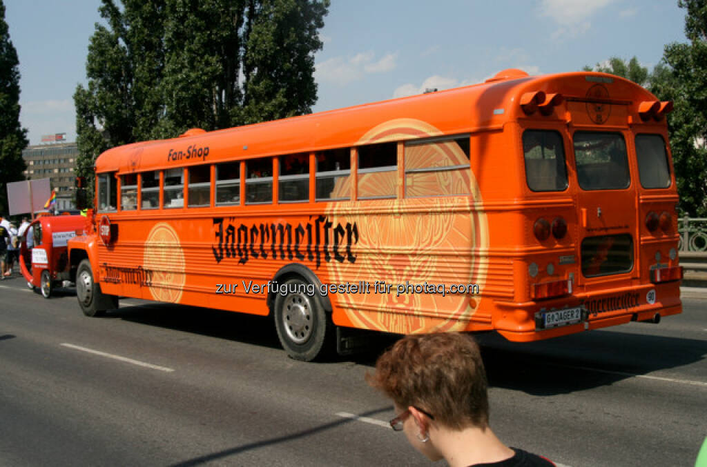 Regenbogenparade in Wien, Jägermeister (14.06.2013) 