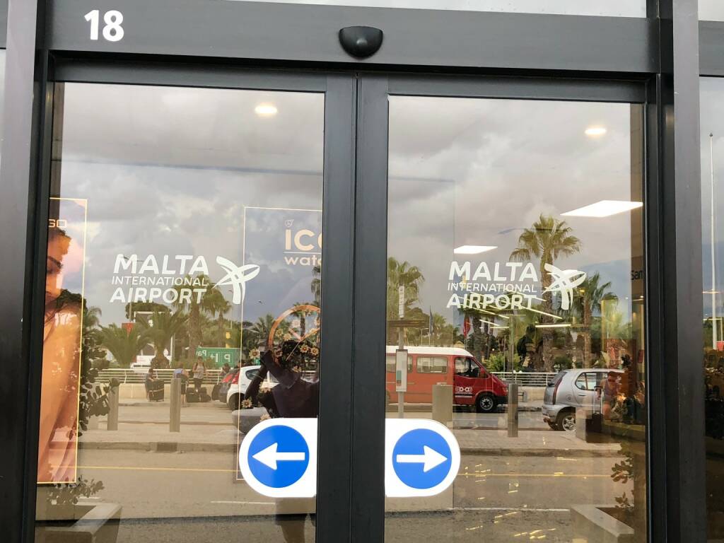 Malta International Airport, eine Beteiligung der Flughafen Wien Gruppe, Tür, Eingang, Foto: beigestellt (23.08.2018) 