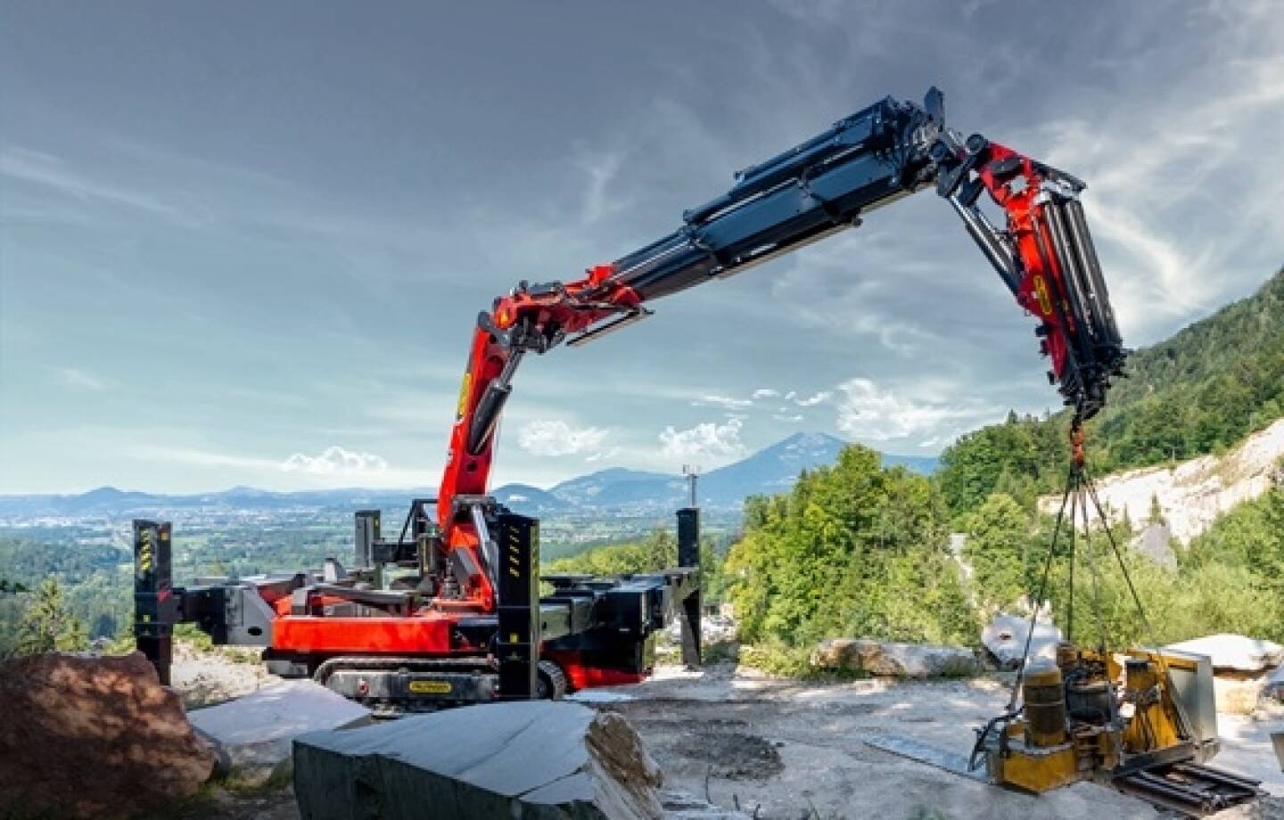 Auf der IAA Nutzfahrzeuge im September in Hannover feiert der Palfinger Crawler Crane PCC Weltpremiere. Das Multitalent auf einem Raupenfahrwerk ist vorerst in drei Varianten von rund 50 bis 115 Metertonnen verfügbar. Credit: Palfinger