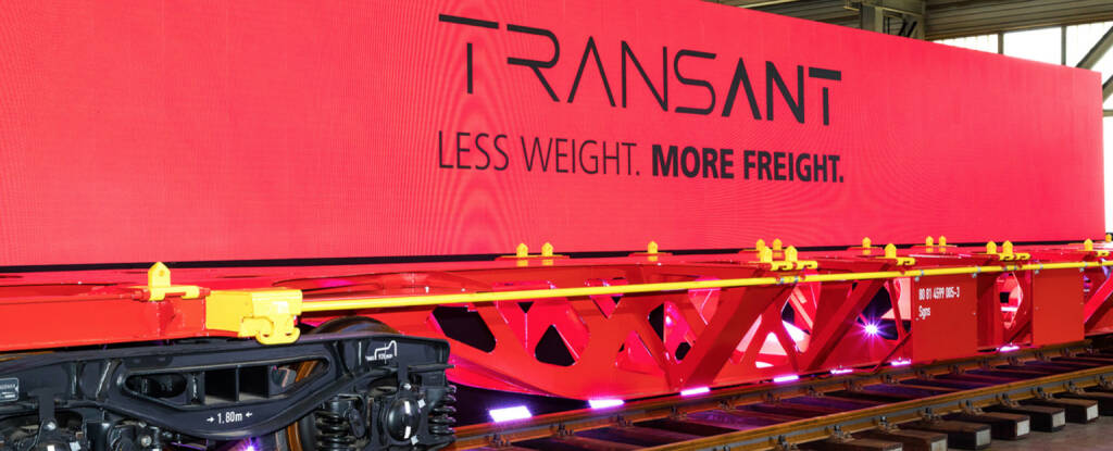 Weltpremiere: Zukunftsweisender Leichtbauwagon TransANT von voestalpine und Rail Cargo Group vorgestellt, Quelle: voestalpine, © Aussender (18.09.2018) 