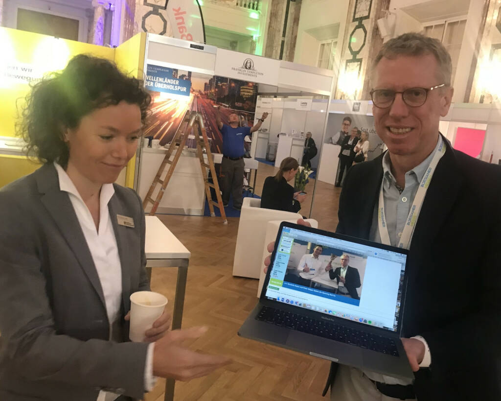 Marianne Kögel, Peter Stöger und sein Bild für http://www.openingbell.eu  (19.09.2018) 