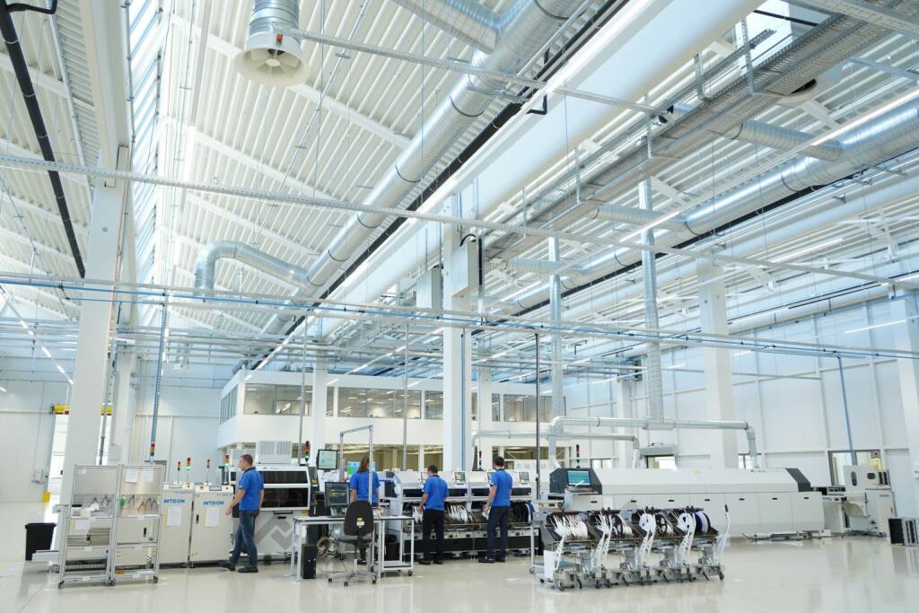 Zumtobel Group eröffnet neues Werk in Niš, Serbien:  Auf 40.000 Quadratmetern wird der neue Standort LED-Leuchten und LED-Driver herstellen. Credit: Zumtobel (01.10.2018) 