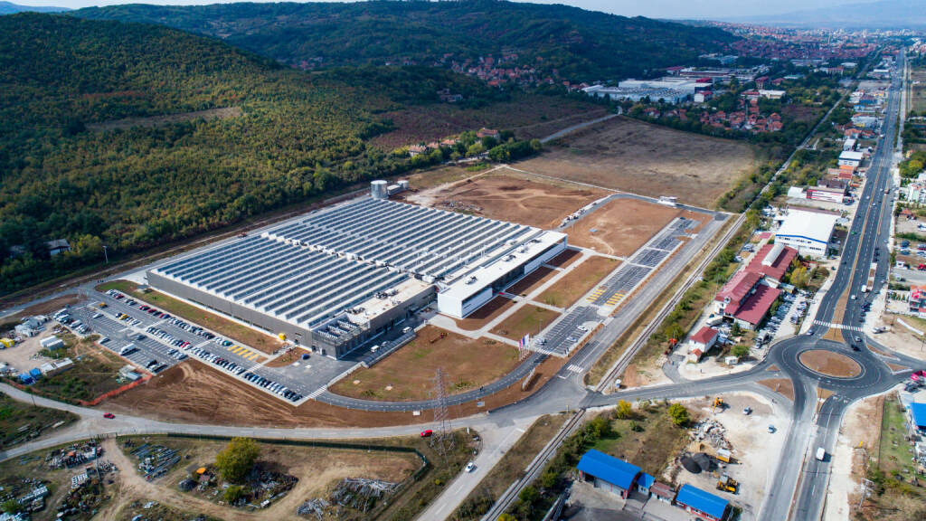 Das neue Zumtobel Group Werk in Niš aus der Vogelperspektive, Credit: Zumtobel (01.10.2018) 