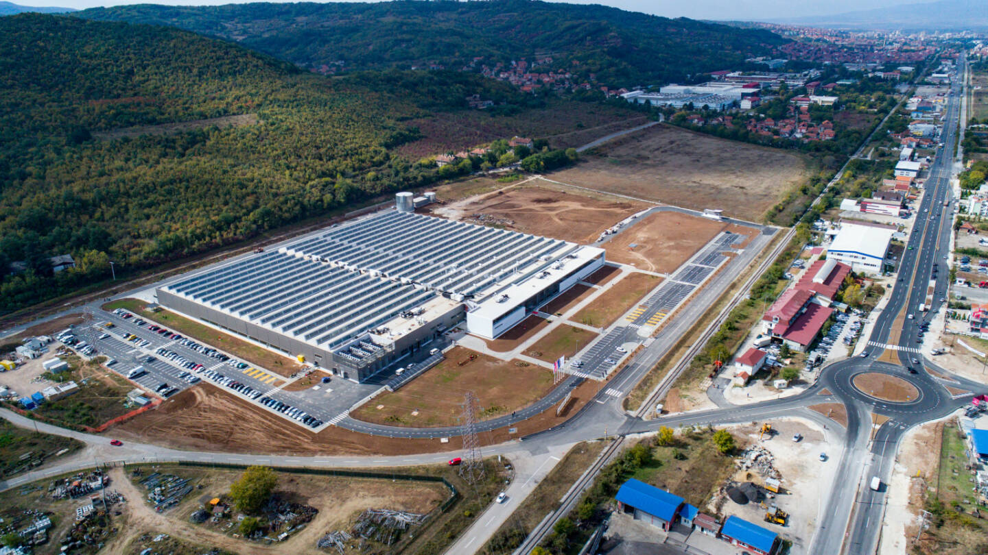 Das neue Zumtobel Group Werk in Niš aus der Vogelperspektive, Credit: Zumtobel