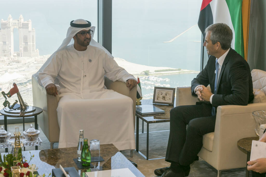 Finanzminister Hartwig Löger bei einem Arbeitsgespräch mit Sultan Al Jaber, Minister of State und CEO der ADNOC Group (im ADNOC Head Quarter); Fotocredit: BMF/Loebell (10.10.2018) 