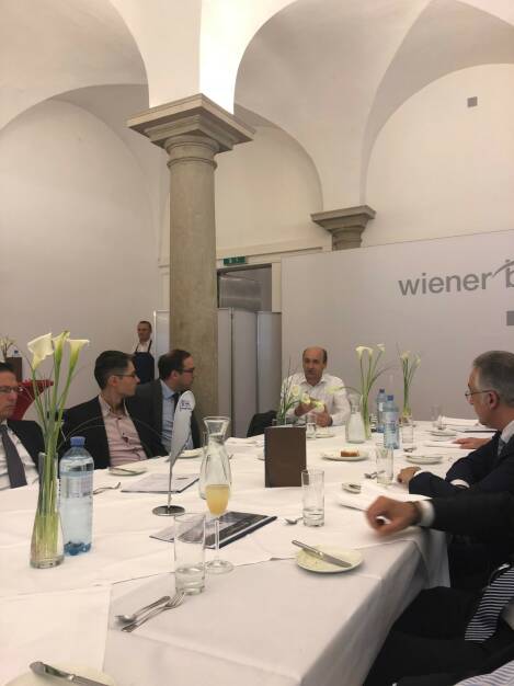 Präsentation des Österreich-Fonds der WSS Vermögensmanagement GmbH: Unter den Gästen: Ernst Huber, Dadat (22.10.2018) 
