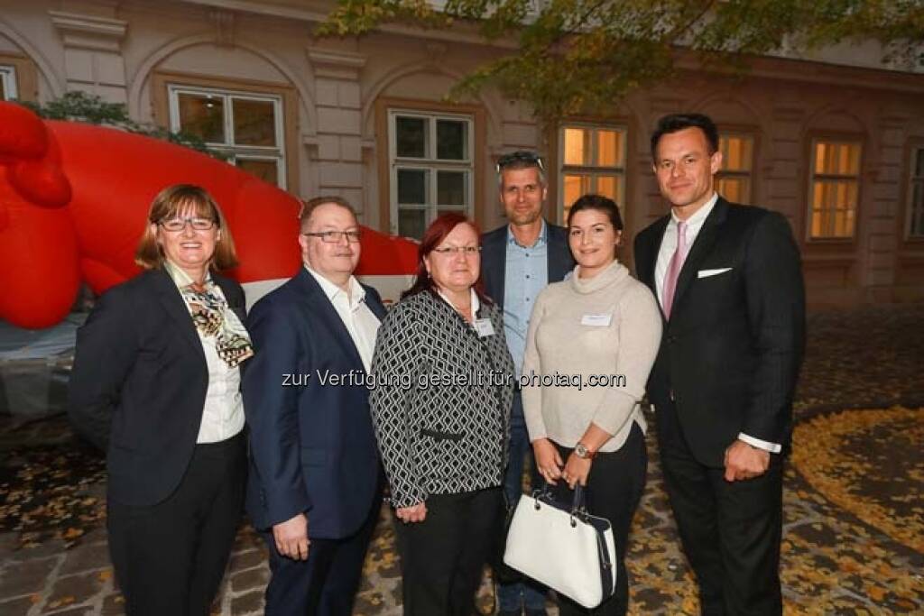 Henriette Lininger, Gregor und Yvette Rosinger, Michael Eisler (startup300), Alexandra Rosinger, Christoph Boschan (Wiener Börse), © APA-Fotoservice (29.10.2018) 