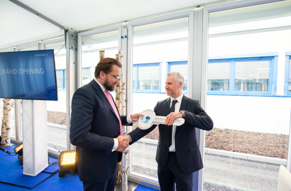 Martin Füllenbach, Vorstandsvorsitzender der Semperit AG Holding, Gerfried Eder, Managing Director/Director Sales/Semperflex; Credit: Semperit Group, © Aussender (08.11.2018) 