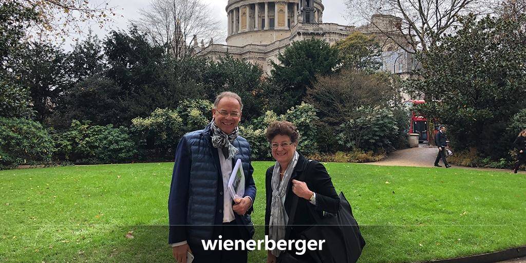 Impressionen von der Wienerberger Corporate Governance Roadshow in London, Großbritannien von CEO Heimo Scheuch und Regina Prehofer, Vorsitzende des Aufsichtsrats der Wienerberger AG. Quelle: LinkedIn (10.12.2018) 
