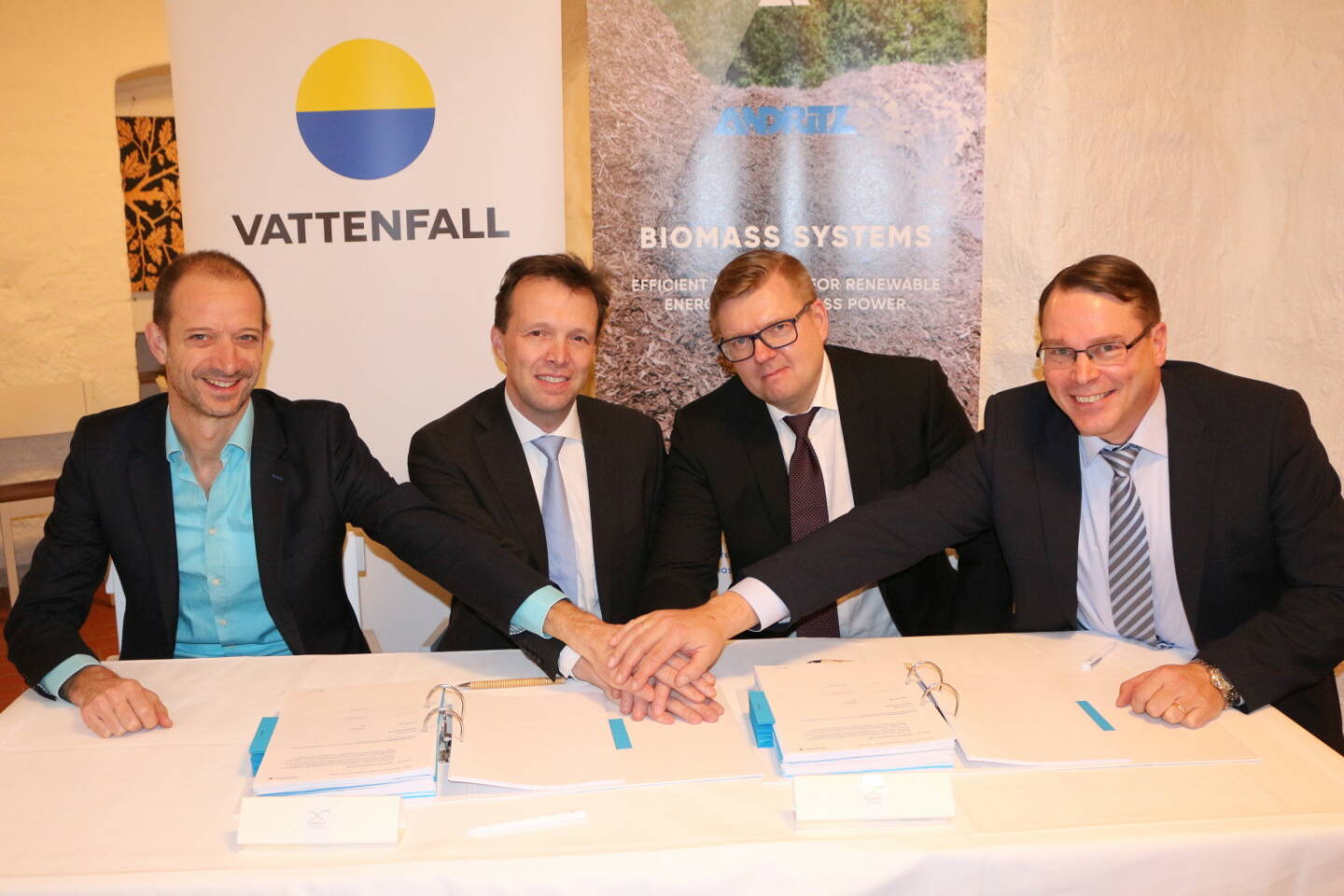 Vertragsunterzeichnung: Der internationale Technologiekonzern ANDRITZ erhielt vom schwedischen Energieunternehmen Vattenfall AB den Auftrag zur Lieferung einer neuen Biomassekesselanlage mit externem System zur Aufbereitung von Biomasse für das Projekt „Carpe Futurum“. Credit: Andritz