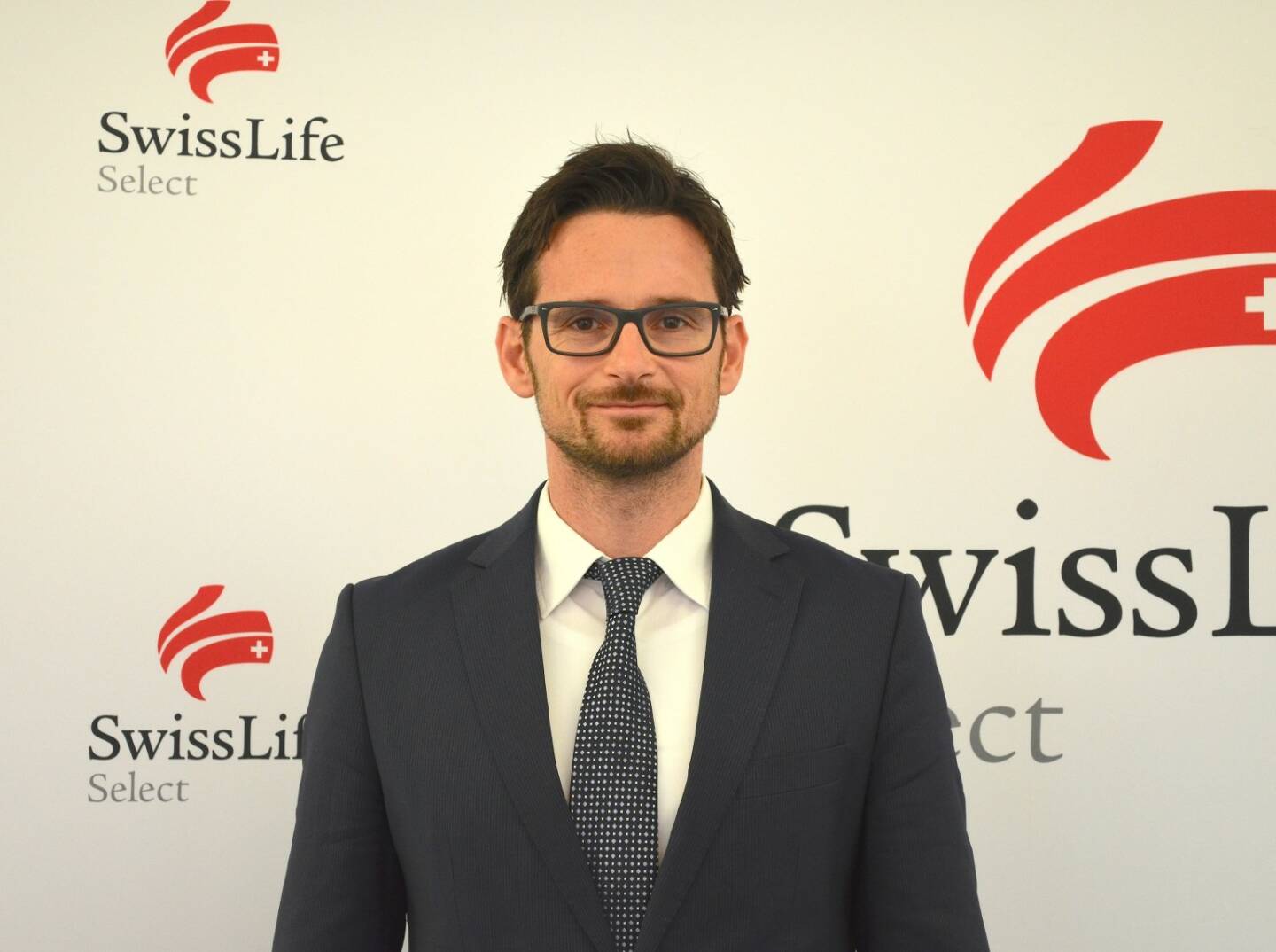 René Lobnig, CFA, (42) ist seit Jahresanfang neuer Chief Investment Consultant (CIC) beim Finanzdienstleister Swiss Life Select in Wien. In der neu geschaffenen Rolle ist Lobnig für die weitere Entwicklung der Anlagestrategie und -politik verantwortlich und arbeitet eng mit anderen Abteilungen im Wealth-Management von Swiss Life Select zusammen.
 