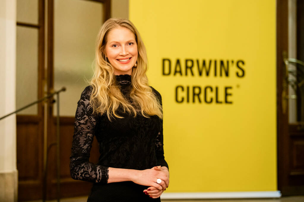 Kathrin Kuess (31) wird zum neuen Managing Director von Darwin’s Circle bestellt. Sie wird ab 1.März die Gesamtverantwortung für sämtliche Formate der internationalen Konferenzplattform übernehmen und somit die Internationalisierung und Erweiterung Österreichs führender Digitalkonferenz vorantreiben. Kuess wechselt direkt vom digitalen Buchungs-Giganten Airbnb zu Darwin’s Circle. Seit 2016 bekleidete sie bei Airbnb verschiedene Funktionen, zuletzt war sie als Projektmanagerin für Change Management und Digital Innovation in der EMEA-Zentrale in Dublin verantwortlich. Fotocredit:(c) Klaus Ranger (20.01.2019) 