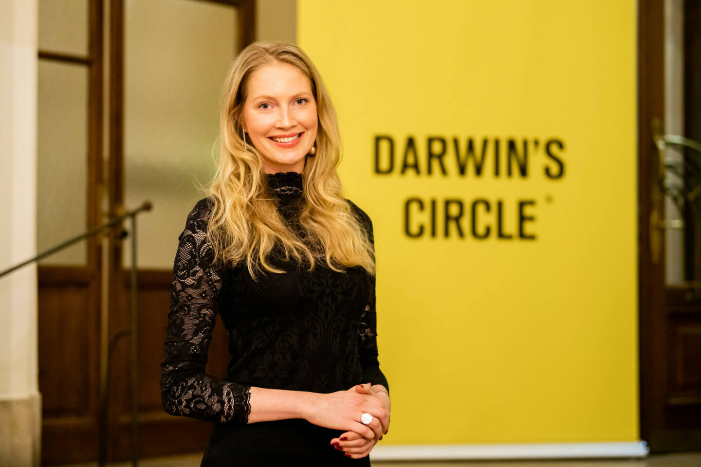 Kathrin Kuess (31) wird zum neuen Managing Director von Darwin’s Circle bestellt. Sie wird ab 1.März die Gesamtverantwortung für sämtliche Formate der internationalen Konferenzplattform übernehmen und somit die Internationalisierung und Erweiterung Österreichs führender Digitalkonferenz vorantreiben. Kuess wechselt direkt vom digitalen Buchungs-Giganten Airbnb zu Darwin’s Circle. Seit 2016 bekleidete sie bei Airbnb verschiedene Funktionen, zuletzt war sie als Projektmanagerin für Change Management und Digital Innovation in der EMEA-Zentrale in Dublin verantwortlich. Fotocredit:(c) Klaus Ranger