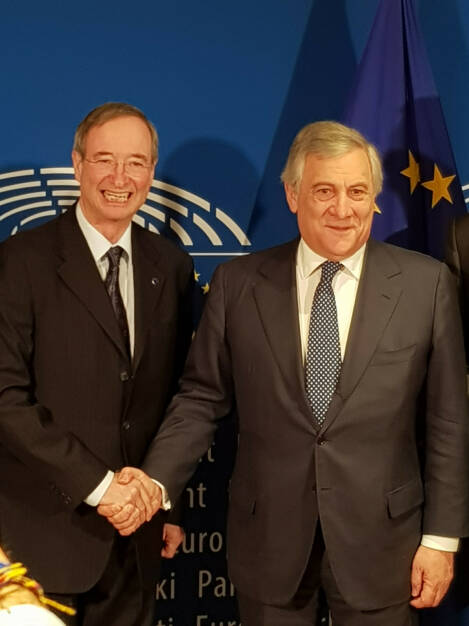 Der Präsident der Europäischen Wirtschaftskammern EUROCHAMBRES, Christoph Leitl, und der Präsident des Europäischen Parlaments, Antonio Tajani, haben ein Memorandum für eine Partnerschaft im Vorfeld der Europawahlen unterzeichnet. Die Partnerschaft wird durch das EUROCHAMBRES Netzwerk von über 800 Wirtschaftskammern in der gesamten EU dazu beitragen, die Europäer im Vorfeld der Europawahlen verstärkt zu informieren. Credit: WKÖ, © Aussendung (31.01.2019) 