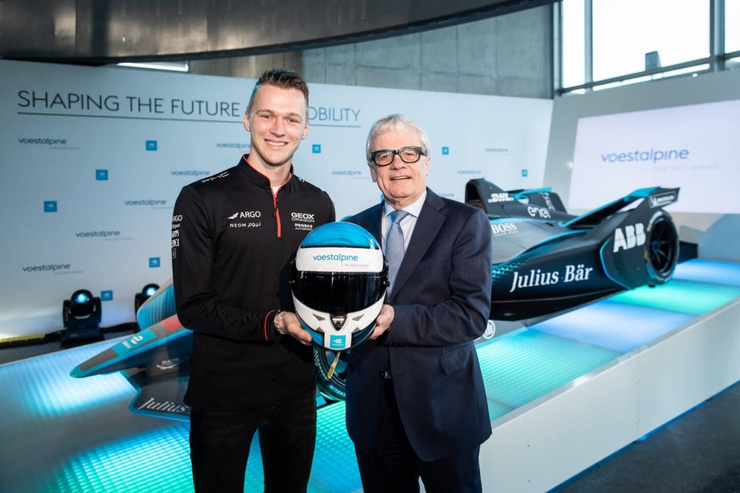 Formel E-Fahrer Maximilian Günther und voestalpine-CEO Wolfgang Eder präsentieren das neue voestalpine-eigene FIA Formel E Gen2 Auto, Credit: voestalpine