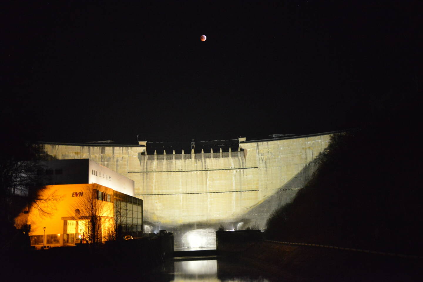 Mondfinsternis über EVN Speicherkraftwerk Ottenstein, Credit: EVN