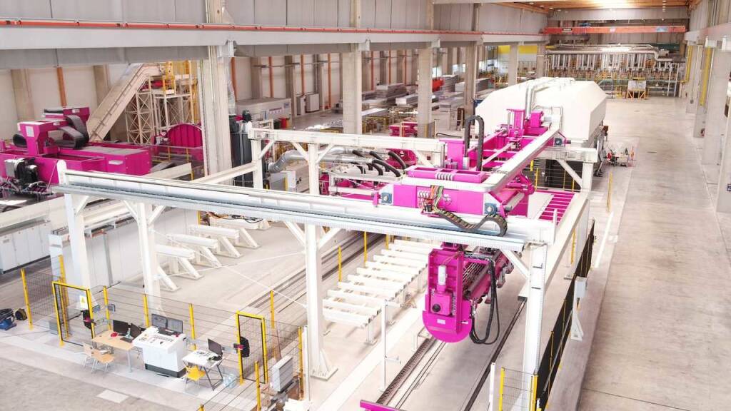 Neu errichtete Plattierstation der AMAG. Sie ist Bestandteil des Standorterweiterungsprojekts „AMAG 2020“, das mit dem neuen Kaltwalzwerk sowie einer Vielzahl weiterer Finalanlagen einen Meilenstein für die Zukunft der AMAG setzt. Credit: Amag, © Aussender (20.02.2019)