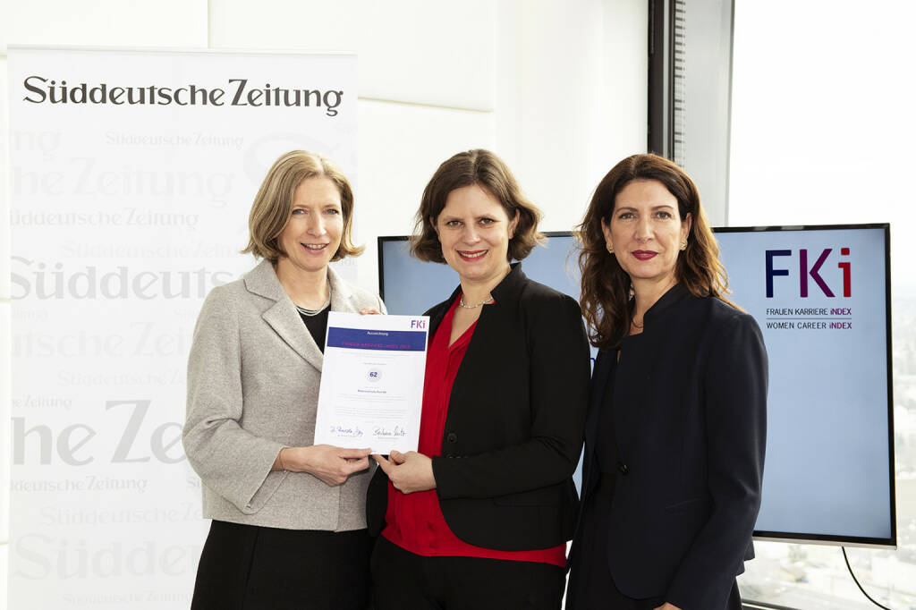 Österreichische Post AG: Post: Teilnahme als erstes österreichisches Unternehmen an der Indexierung durch Frauen-Karriere-Index; Bild (v.l.): Verena Knott-Birklbauer, Leiterin Konzern-Rechnungswesen und Leiterin der „Expedition Elly“ Österreichische Post AG, Juliane Seifert, Staatssekretärin im Bundesministerium für Familie, Senioren, Frauen und Jugend (D) und Barbara Lutz, Geschäftsführerin Frauen-Karriere-Index; Fotocredit: Nell Killius, © Aussender (12.03.2019) 