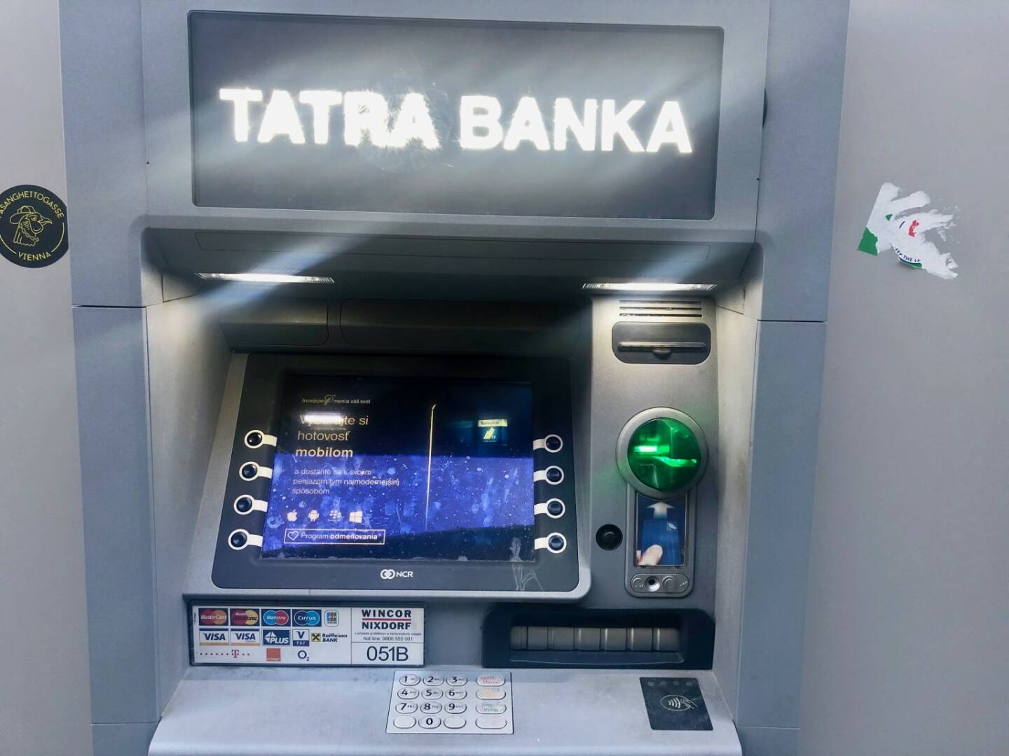 Tatra Banka, Raiffeisen, Bankomat, Slowakei, Credit: BSN