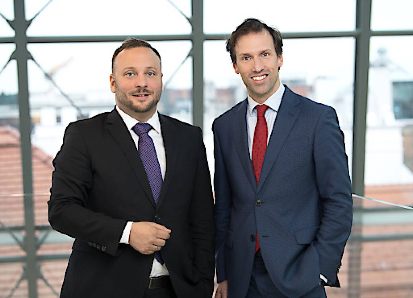 Bundesministerium für Finanzen: BMF: Finanzminister Hartwig Löger bestellt neuen Kabinettchef und Generalsekretär, Mit 1. April besetzt Finanzminister Hartwig Löger zwei Schlüsselfunktionen im Finanzministerium neu. Dietmar Schuster wird Generalsekretär und Rainer Rößlhuber Kabinettchef. Beide folgen auf Thomas Schmid, der diese Funktionen in Personalunion bekleidete. Nach der Bestellung zum Vorstand der ÖBAG durch deren Aufsichtsrat, legte er die BMF-Funktionen zurück. Fotocredit:BMF/Wilke