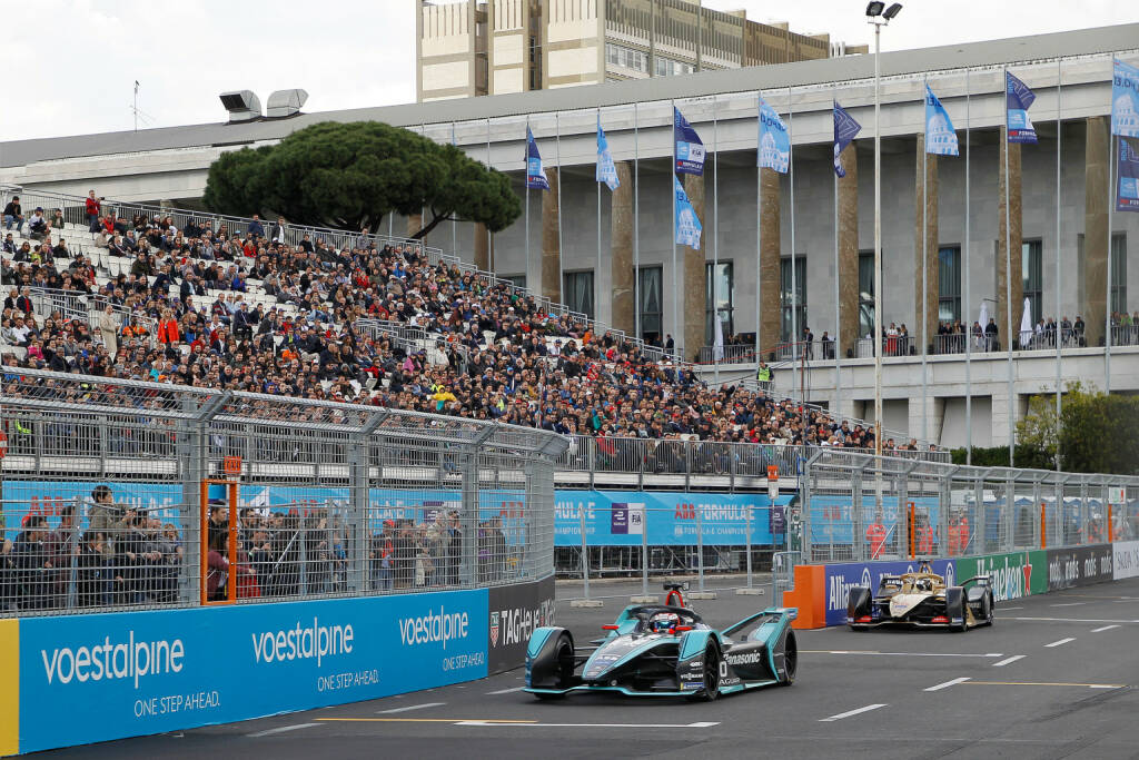 voestalpine AG: voestalpine European Races: Mitch Evans gewinnt Rom E-Prix - Das erste von fünf „voestalpine European Races“ der ABB FIA Formel-E-Saison 2018/19 ging soeben in Rom, Italien zu Ende. im Bild: Mitch Evans (NZL) im Jagura I-Type II und Andre Lotterer (GER) im DS E- Tense FE 19, voestalpine European Races, Rom E- Prix, Rome, Italien, Fotocredit: voestalpine, © Aussendung (14.04.2019) 