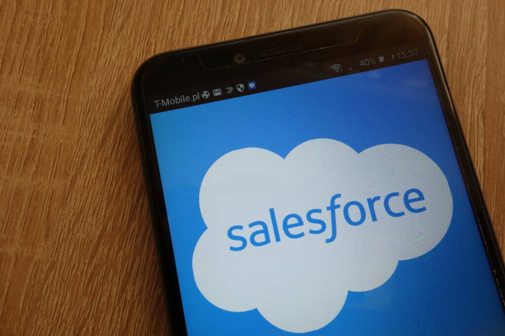 salesforce Logo Handy https://de.depositphotos.com/211542176/stock-photo-konskie-poland-september-2018-salesforce.html, © <a href=