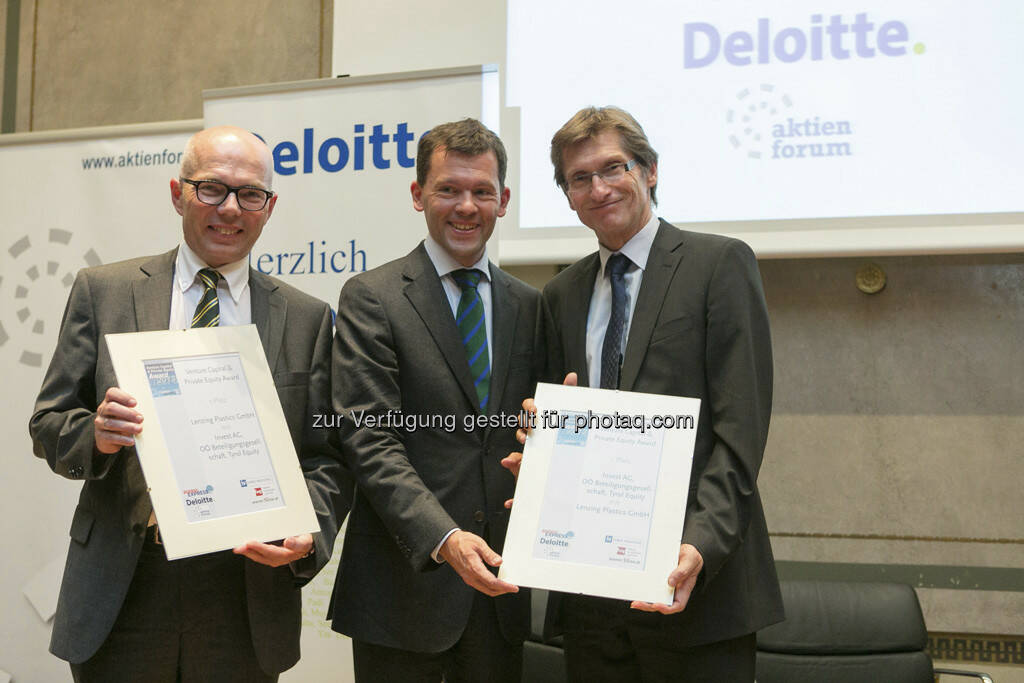 Platz 1 für Lenzing Plastics GmbH mit Invest AG: Andreas Szigmund (Invest AG), Florian Kranebitter (fwp), Johann Huber (GF Lenzing Plastics) v.li., © Martina Draper für BE (20.06.2013) 