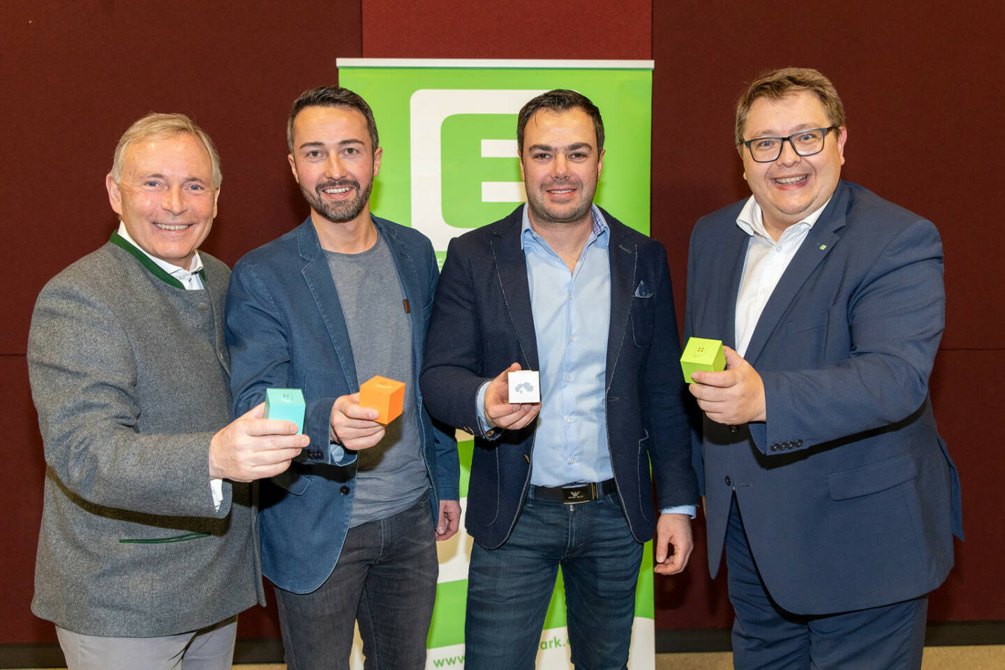 Energie Steiermark AG: Energie Steiermark erwirbt 50 Prozent an „Smart-Home“-Firma in Stuttgart, Energie Steiermark-Vorstände Christian Purrer (li.) und Martin Graf (re.) mit den beiden „homee“-Geschäftsführern Waldemar Wunder (2.v.re.) und Mario Weißensteiner. Credit: Energie Steiermark