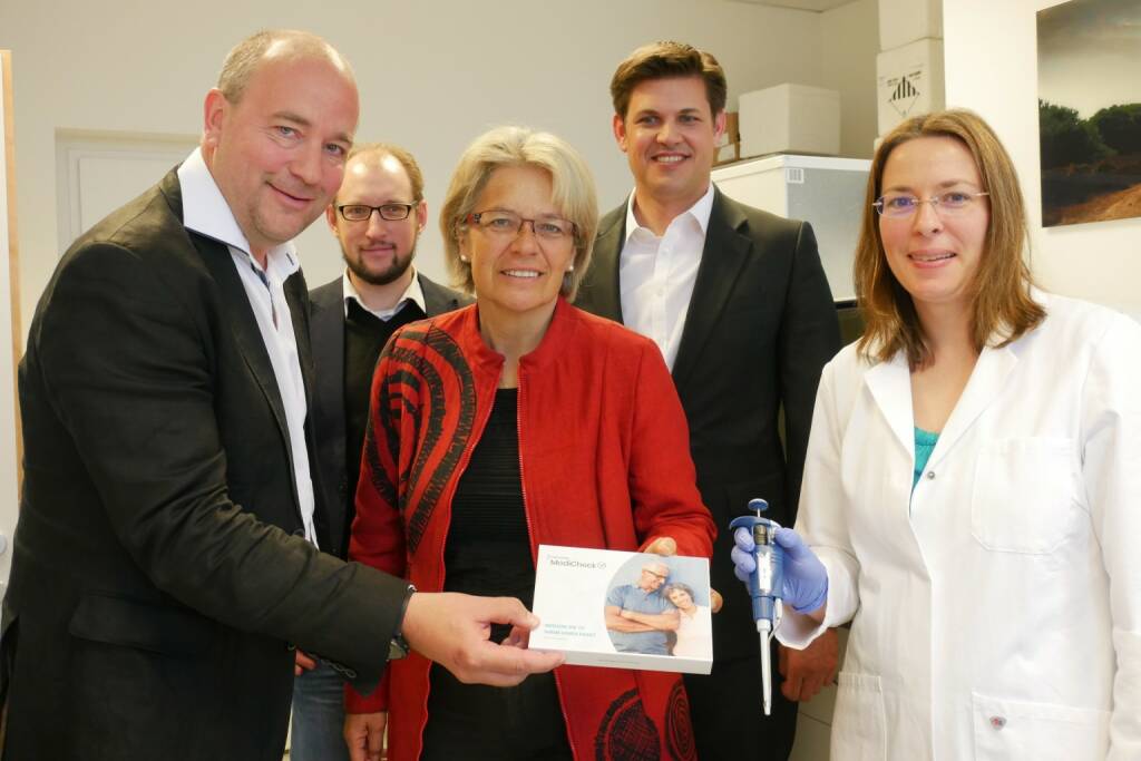 Start-up Permedio macht Medizin „maßgeschneidert“ - Bei einem Besuch beim Startup Permedio in Neunkirchen konnte Technologielandesrätin Petra Bohuslav einen Eindruck gewinnen, wie das Unternehmen mit seinen sechs Mitarbeitern arbeitet. vlnr. accent Geschäftsführer Michael Moll, accent Projektmanager Florian Schirg, Technologielandesrätin Petra Bohuslav, Permedio Geschäftsführer Stefan Wöhrer sowie Labormitarbeiterin Carina Maier. Copyright Foto: accent/Beatrice Weisgram (10.05.2019) 