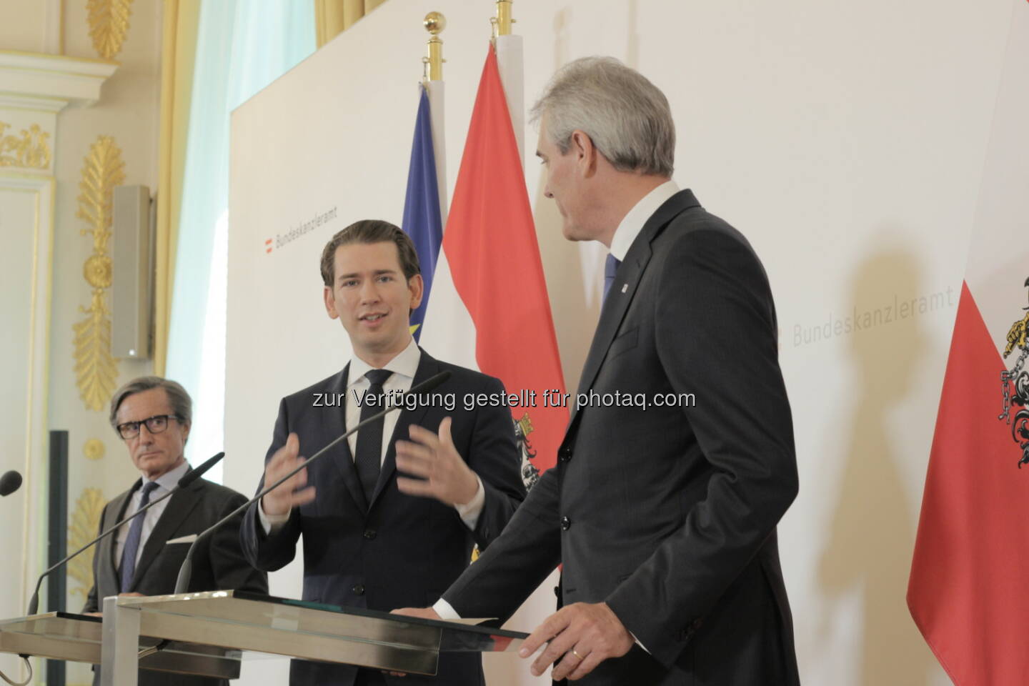 Regierungssprecher Peter Launsky-Tieffenthal, Bundeskanzler Sebastian Kurz, OMV-CEO Rainer Seele, PK OMV-Standort Wien 17.5.19