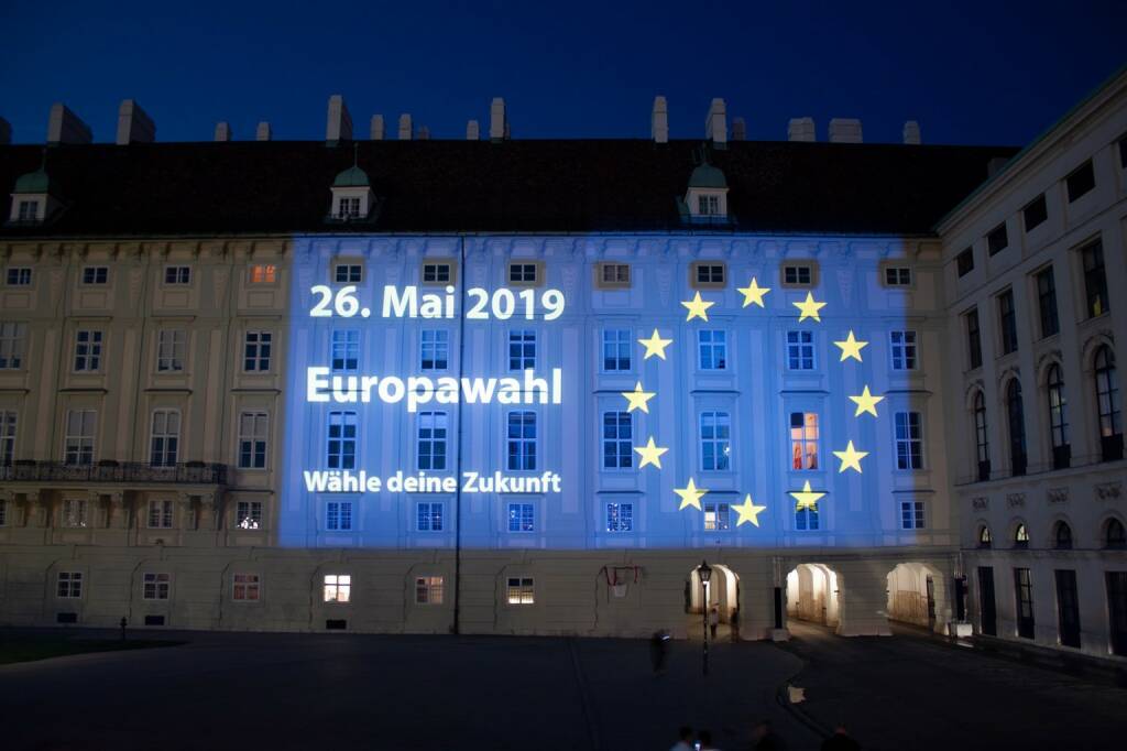 Vertretung der EU-Kommission in Österreich: Europa strahlt auf der Hofburg; Fotocredit:Lichttapete, © Aussender (24.05.2019) 