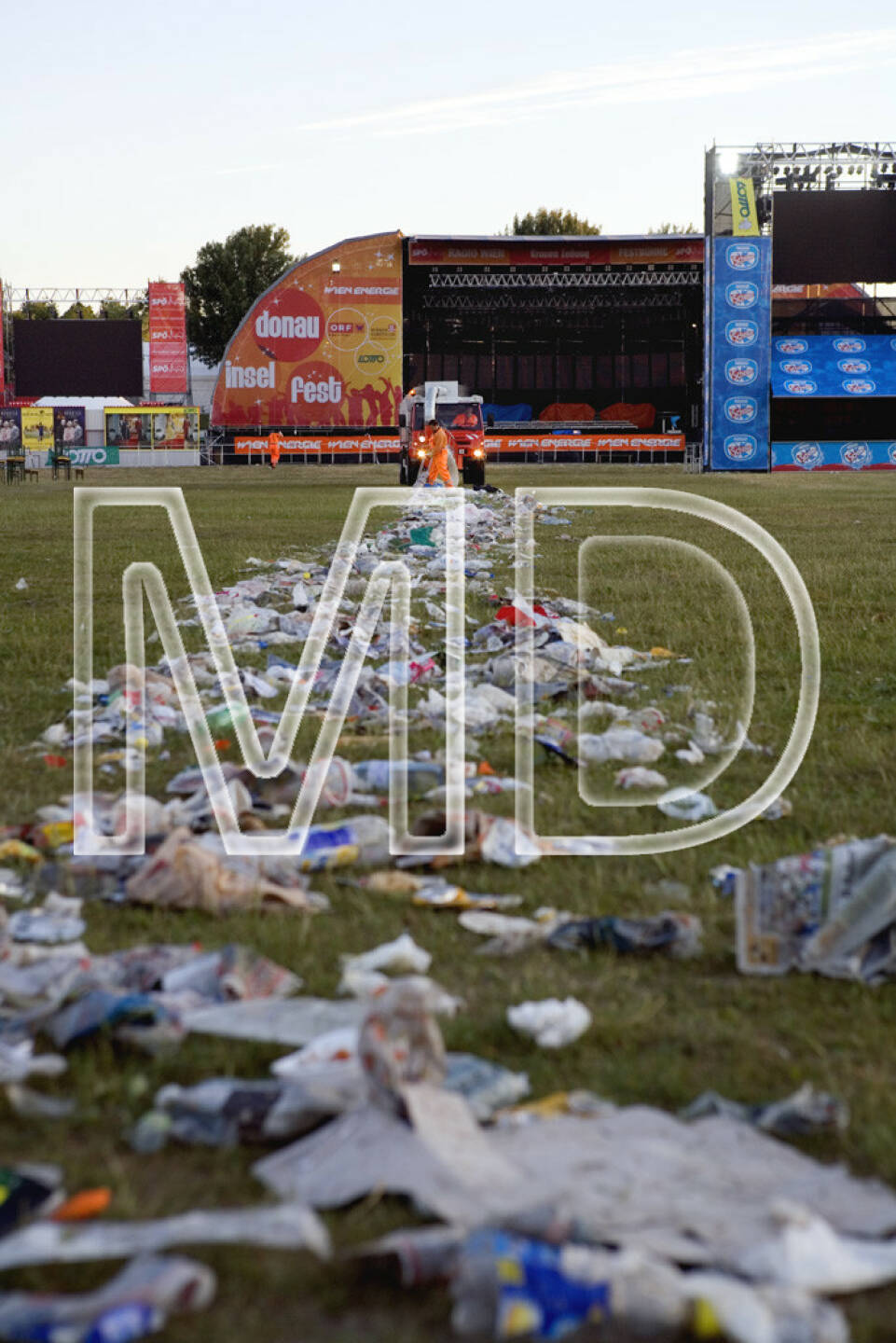 Wiener Donauinselfest, weitere Bilder unter: http://martina-draper.at//2013/06/24/wiener_donauinselfest_-_was_sich_halt_so_tut#bild_11121
