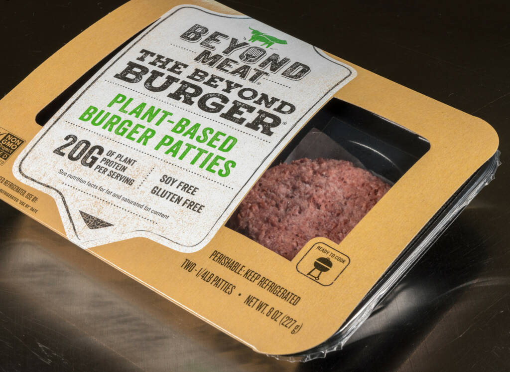 https://de.depositphotos.com/266181730/stock-photo-beyond-meat-plant-based-burger.html - Beyond Meat Beyond Burgers, vegan, © <a href=