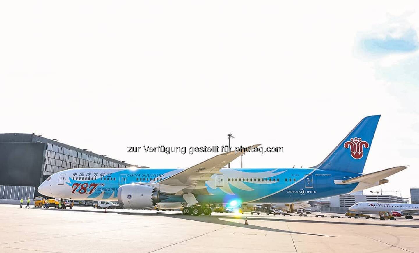 Flughafen Wien China: Welcome to Vienna #chinasouthernairlines @china_southern #viennaairport #flughafenwien #vienna_airport #flughafen_wien #airport #aviation #luftfahrt #airportlife #vienna #instaaviation #instagramaviation #igvienna #erstflug  Source: http://facebook.com/flughafenwien