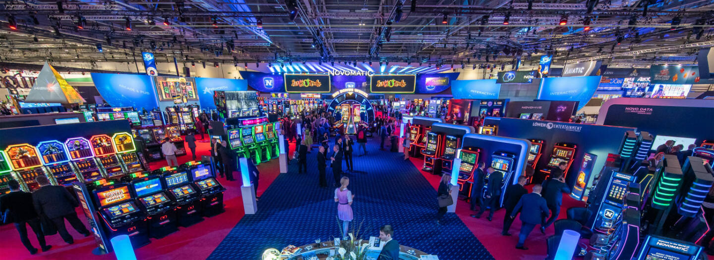 Für den Messeauftritt auf der ICE Totally Gaming im Februar 2019 in London, der größten Glücksspielmesse der Welt, wird Novomatic erneut mit dem World Exhibition Stand Award ausgezeichnet. Der Preis wird von unabhängigen Experten vergeben. Bewertet wird unter anderem, wie viele Gäste den Stand besuchen sowie die Anzahl der Berichterstattung in Fachmedien. Credit: Novomatic