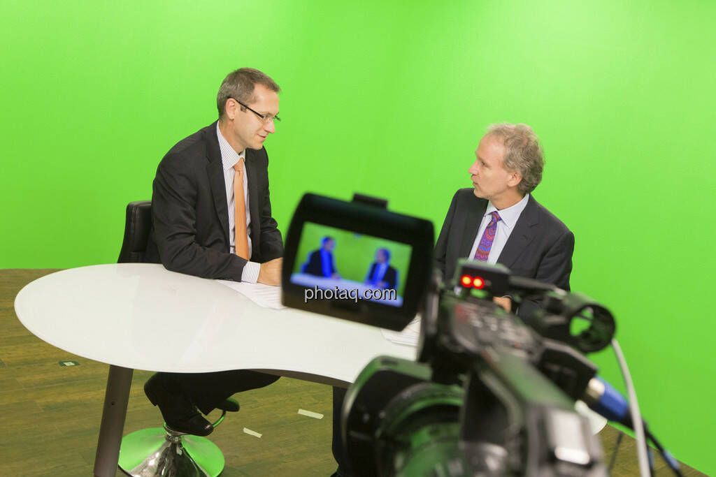 Erste Group Research TV - Günther Artner (Erste Group), Christian Drastil (CD Comm.), © Martina Draper (15.12.2012) 