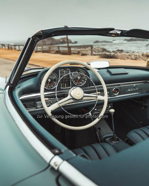 #ThrowbackThursday to a very special classic: the iconic 300 SL. 

#Daimler #MercedesBenz #classiccar https://twitter.com/Daimler/status/1161941274930401281/photo/1  Source: http://facebook.com/daimler, © Aussender (15.08.2019) 
