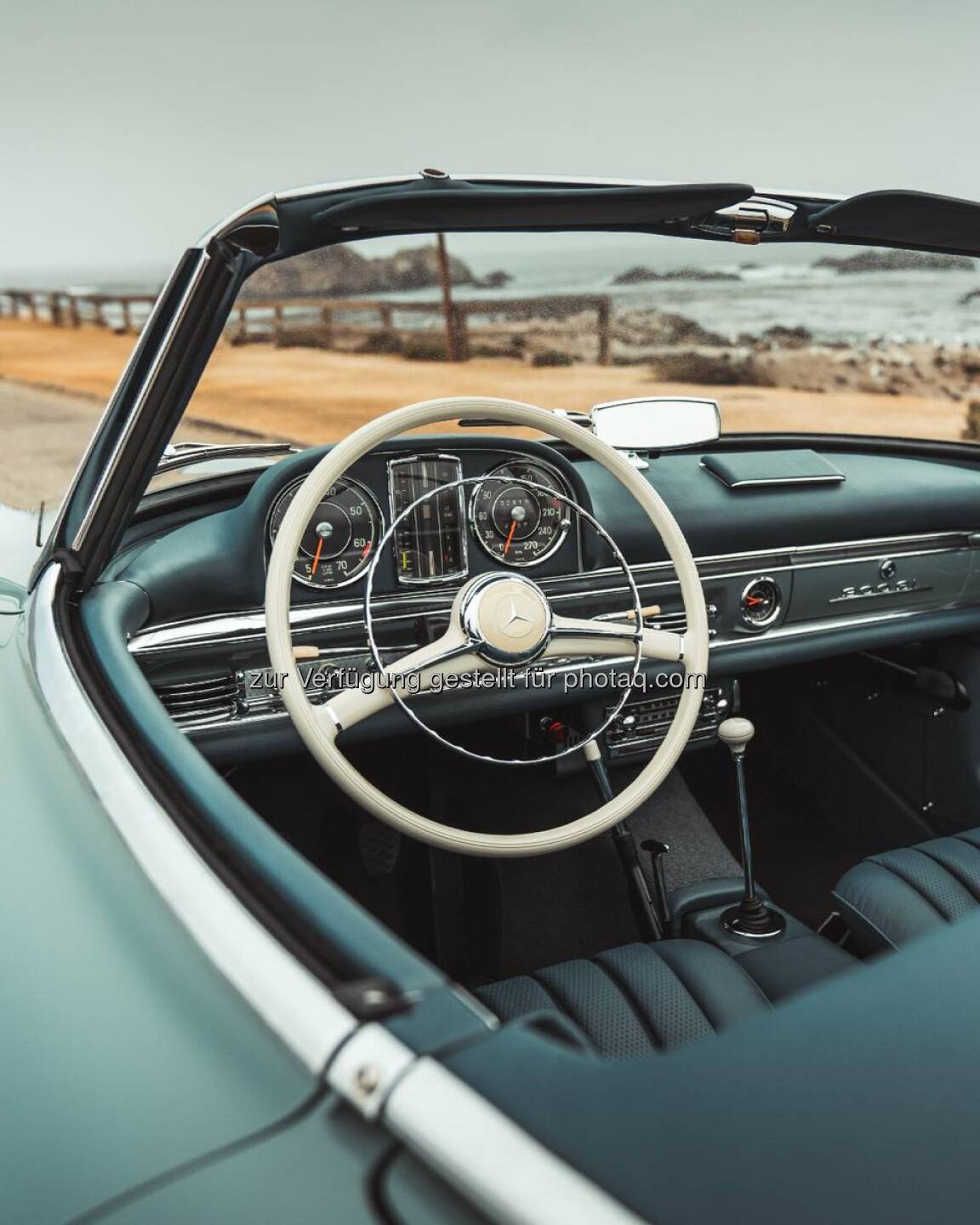 #ThrowbackThursday to a very special classic: the iconic 300 SL. 

#Daimler #MercedesBenz #classiccar https://twitter.com/Daimler/status/1161941274930401281/photo/1  Source: http://facebook.com/daimler