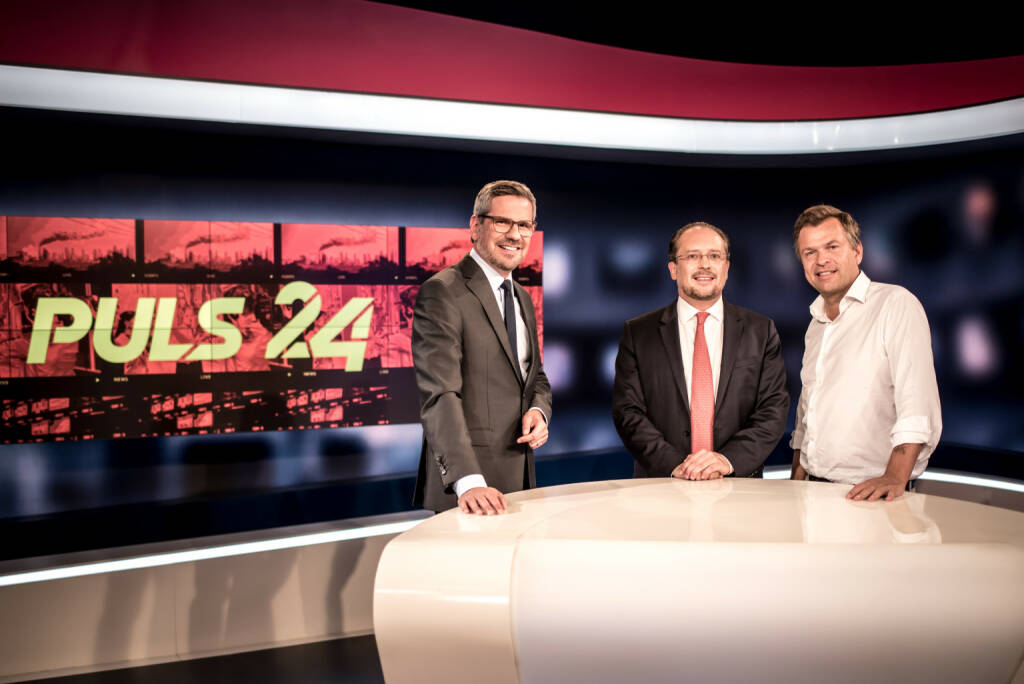 Puls 24 gestartet: Außenminister Alexander Schallenberg im PULS 24 NEWS Studio bei Thomas Mohr und Markus Breitenecker; Credit: (c) Chris Glanzl (01.09.2019) 