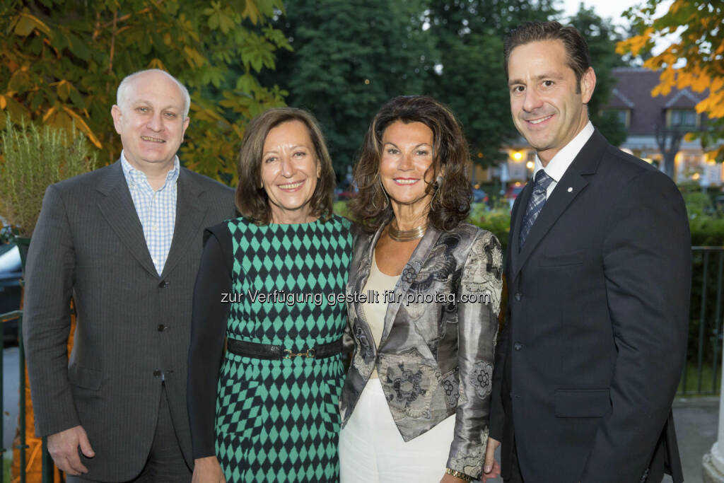 Erich Obersteiner, (Ex)Managing Director Investment Banking UBS,
Helga Tomaschtik, geschäftsführende Gesellschafterin Lang & Tomaschtik
Communications, Brigitte Bierlein, Vizepräsidentin des
Verfassungsgerichtshofs, Hans Langenbach, MBA, Vorstandsvorsitzender Paybox
Bank AG (c) www.annarauchenberger.com (02.07.2013) 