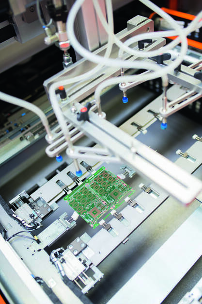 High-tech und ökologisch verantwortungsvoll stellt bei der Leiterplattenfertigung von AT&S keinen Widerspruch dar. Credit: AT&S, © Aussender (15.10.2019) 