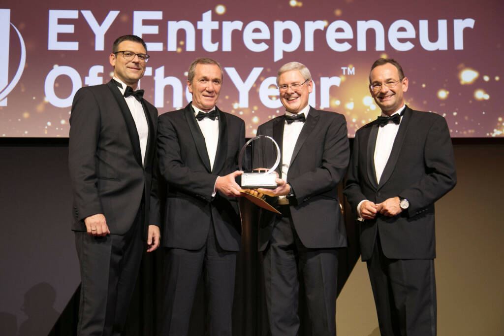 EY Entrepreneur Of The Year 2019: Sonderpreis der Generationen (v.l.n.r.): Gunther Reimoser, Country Managing Partner EY Österreich, Rudolf Staudinger, SPAR, Hans Reisch, SPAR, Erich Lehner, Program Partner des EY Entrepreneur Of The Year in Österreich; Copyright: EY (21.10.2019) 