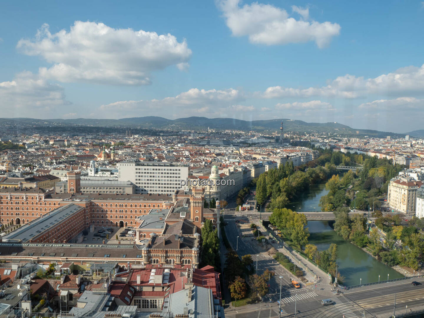 Ausblick Ringturm, Donaukanal, Rossauer Kaserne