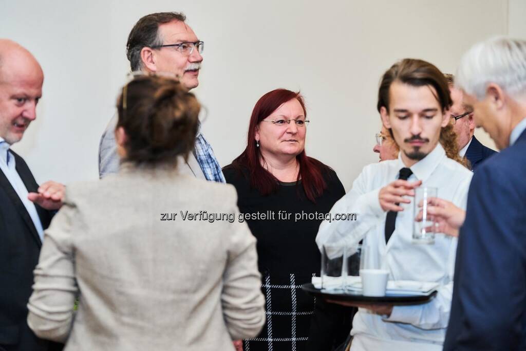 Andreas Welser (Welser Profile) im Talk mit Alexandra Rosinger, Nikolai de Arnoldi (Honorary Consul Cote d' Ivoir), Yvette Rosinger (Rosinger Group), © FotoLois.com / Alois Spandl (24.10.2019) 