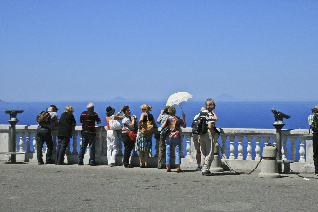 Touristengruppe, Sizilien, © Gabriele Hartweger (05.07.2013) 