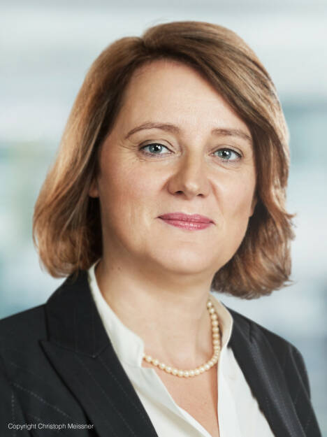 TPA Steuerberatung GmbH: Steuerspartipps zum Jahresende 2019, Kaufen Sie rechtzeitig Wertpapiere und das zeitgerecht vor dem Jahreswechsel, so Monika Seywald, TPA Partnerin; Fotocredit: Christoph Meissner, © Aussender (30.10.2019) 