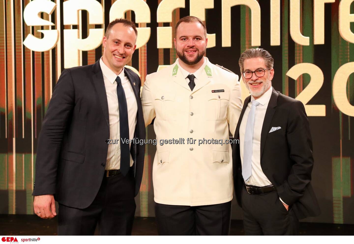 Florian Gosch (OEOC), Lukas Weisshaidinger (AUT) und CEO Heiko Twellmann (Toyota Austria). GEPA pictures/ Christian Walgram